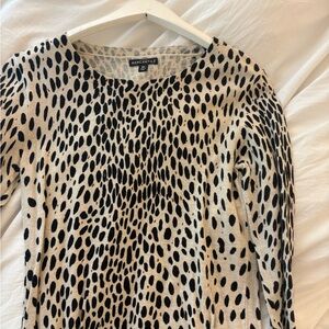 Women's Black and Cream JCrew Sweater